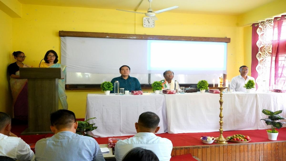 मणिपुर विश्वविद्यालय में गणित समर कैंप संपन्न, 32 छात्रों ने लिया भाग